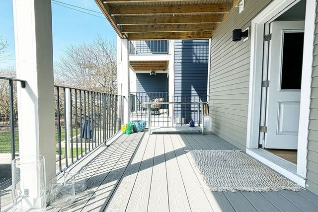 335 Maverick St 1, Boston, MA 02128