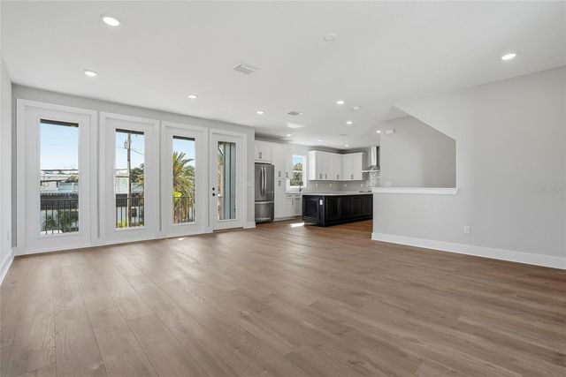 3003 1ST AVENUE N, St Petersburg, FL 33713