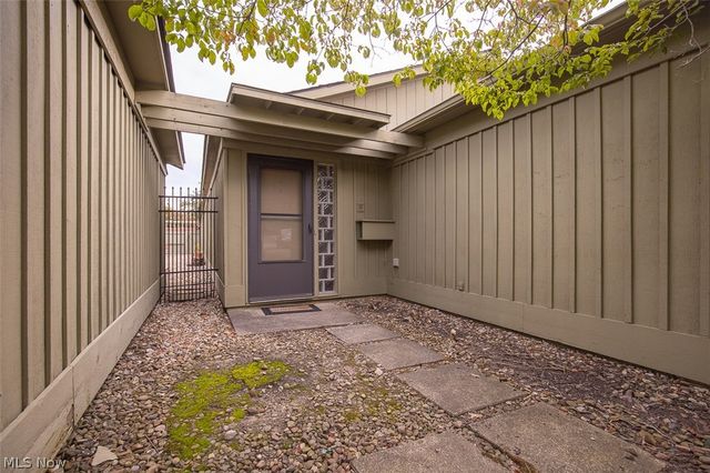 17298 Otani Court, Strongsville, OH 44136