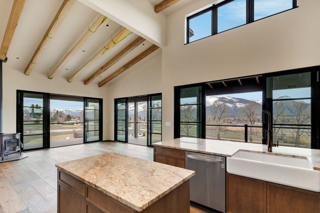 131 Eastside Hwy, Hamilton, MT 59840