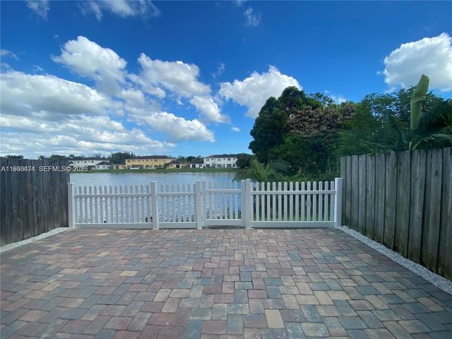 949 NE 42nd Ave, Homestead, FL 33033