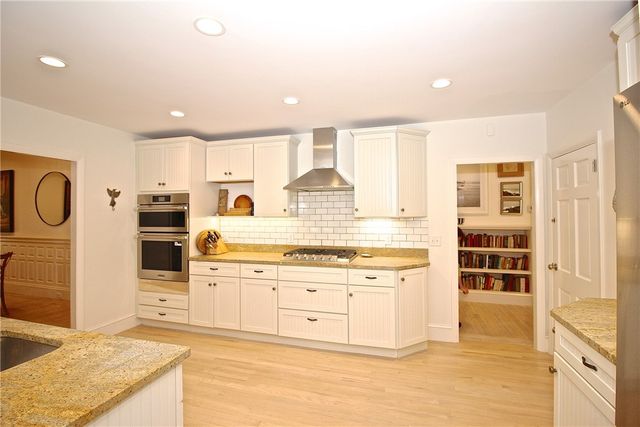 215 Coggeshall Avenue, Newport, RI 02840