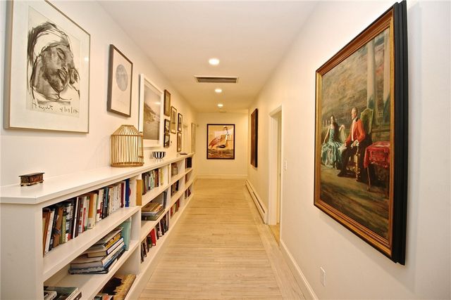 215 Coggeshall Avenue, Newport, RI 02840