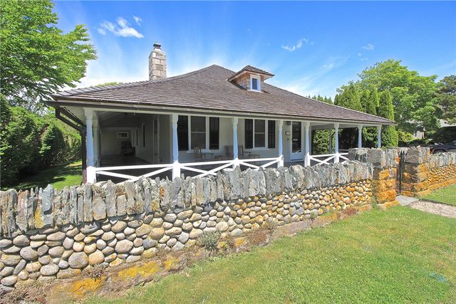215 Coggeshall Avenue, Newport, RI 02840