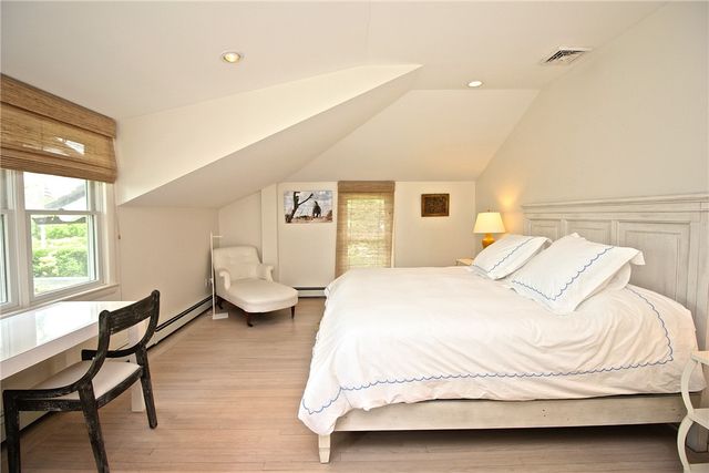 215 Coggeshall Avenue, Newport, RI 02840