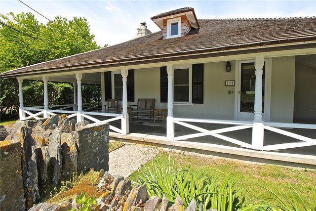 215 Coggeshall Avenue, Newport, RI 02840