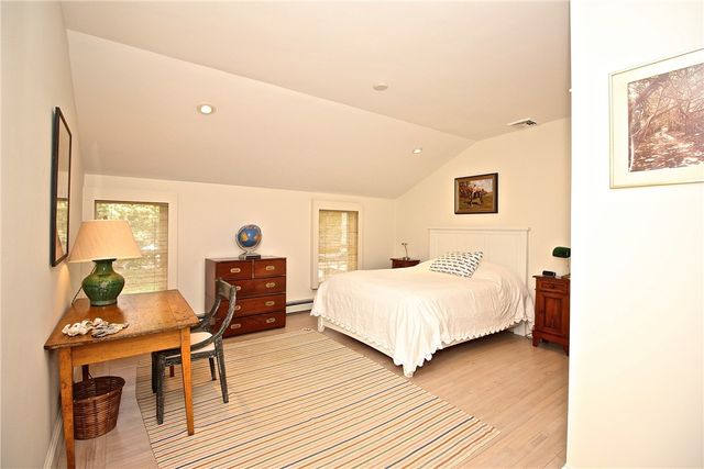 215 Coggeshall Avenue, Newport, RI 02840
