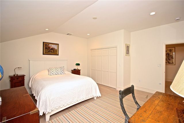 215 Coggeshall Avenue, Newport, RI 02840