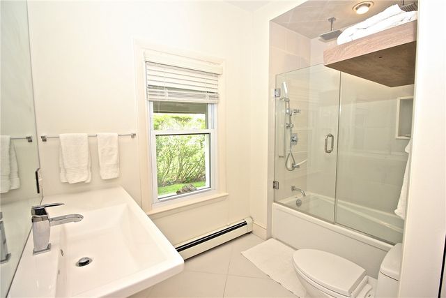215 Coggeshall Avenue, Newport, RI 02840