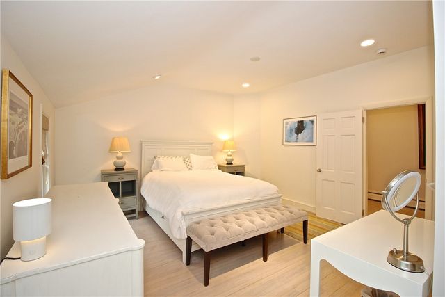 215 Coggeshall Avenue, Newport, RI 02840