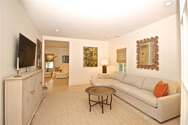 215 Coggeshall Avenue, Newport, RI 02840