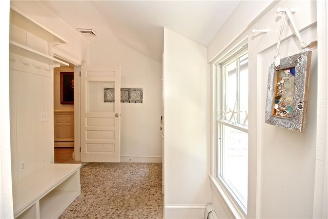 215 Coggeshall Avenue, Newport, RI 02840