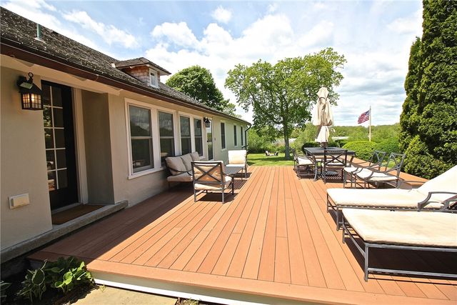 215 Coggeshall Avenue, Newport, RI 02840