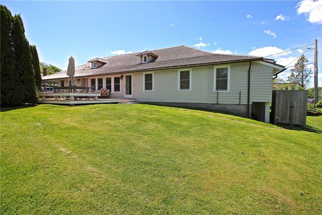 215 Coggeshall Avenue, Newport, RI 02840