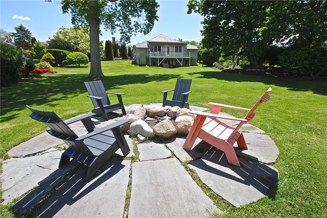 215 Coggeshall Avenue, Newport, RI 02840