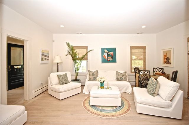 215 Coggeshall Avenue, Newport, RI 02840