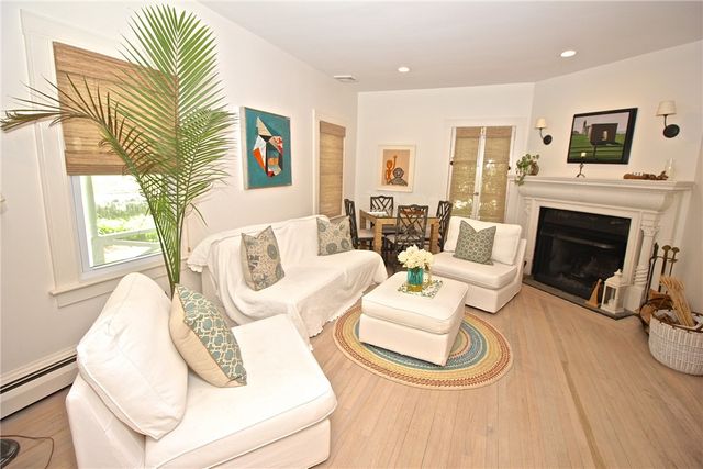 215 Coggeshall Avenue, Newport, RI 02840