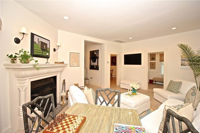 215 Coggeshall Avenue, Newport, RI 02840