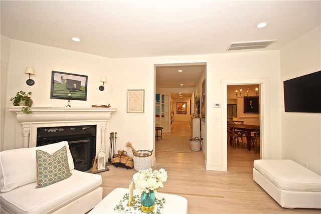 215 Coggeshall Avenue, Newport, RI 02840