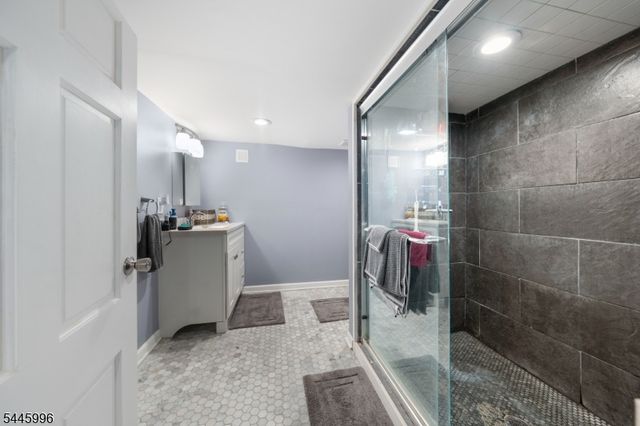 315 Florence Ave, Hillside Twp., NJ 07205