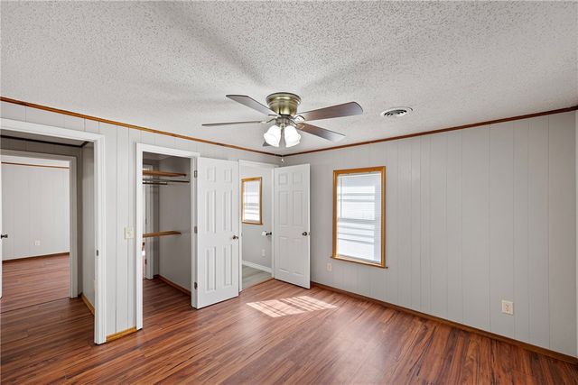 418 E J Street, Russellville, AR 72801