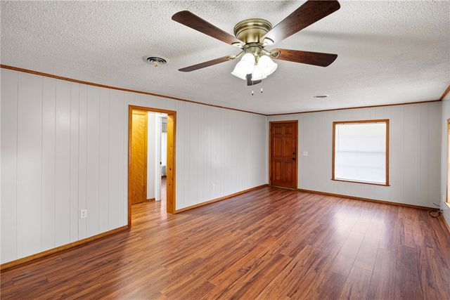 418 E J Street, Russellville, AR 72801