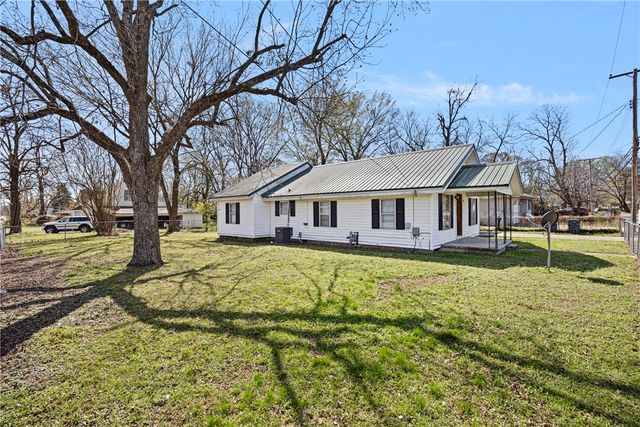 418 E J Street, Russellville, AR 72801