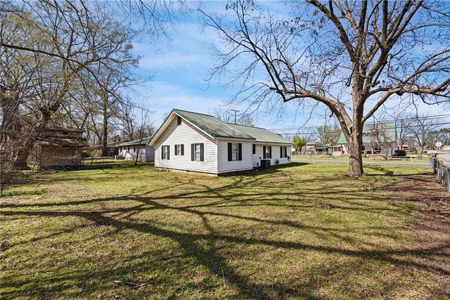 418 E J Street, Russellville, AR 72801