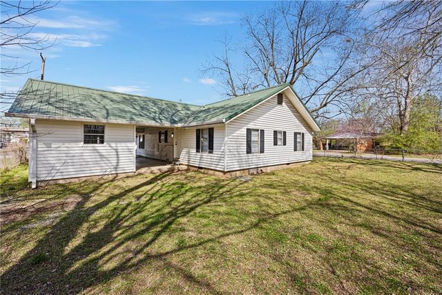 418 E J Street, Russellville, AR 72801