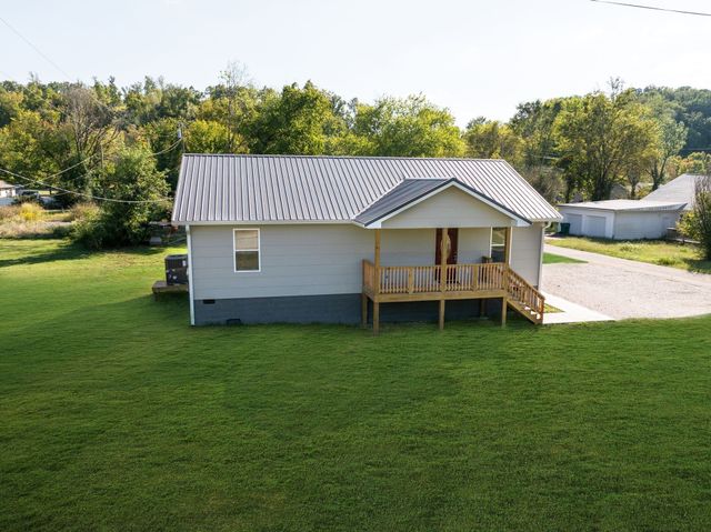 116 Fairground Drive, Waverly, TN 37185