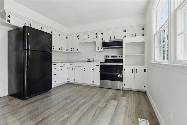 13616 Winchester Avenue, Grandview, MO 64030