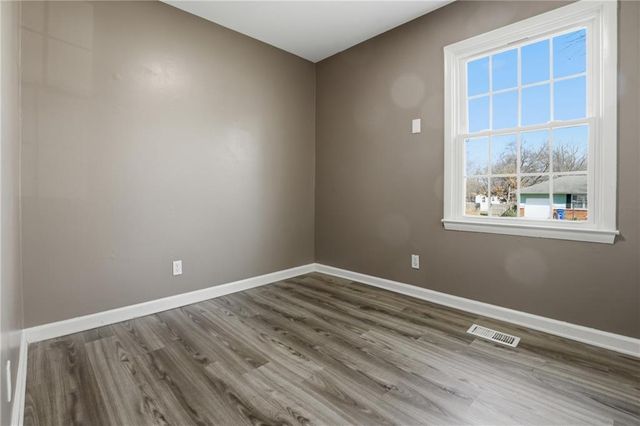 13616 Winchester Avenue, Grandview, MO 64030