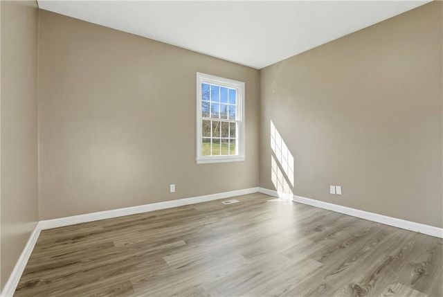 13616 Winchester Avenue, Grandview, MO 64030