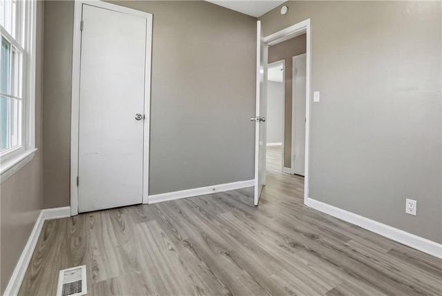 13616 Winchester Avenue, Grandview, MO 64030