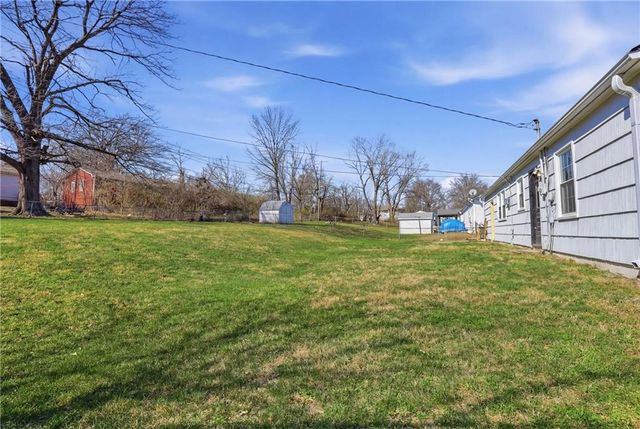 13616 Winchester Avenue, Grandview, MO 64030