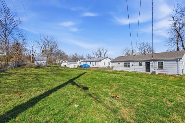 13616 Winchester Avenue, Grandview, MO 64030