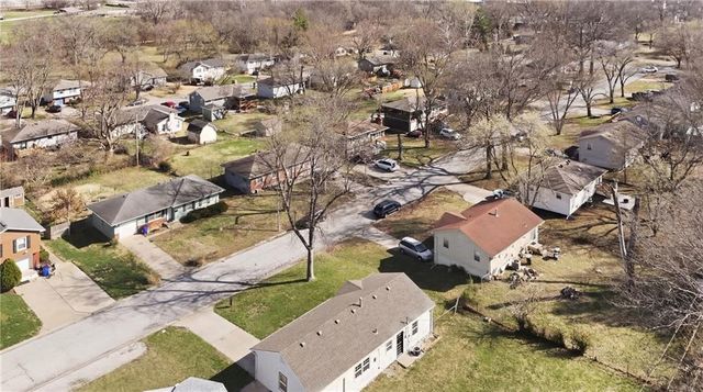 13616 Winchester Avenue, Grandview, MO 64030