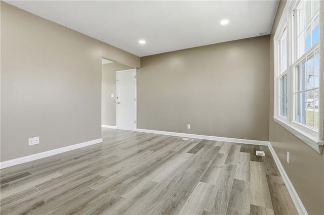 13616 Winchester Avenue, Grandview, MO 64030