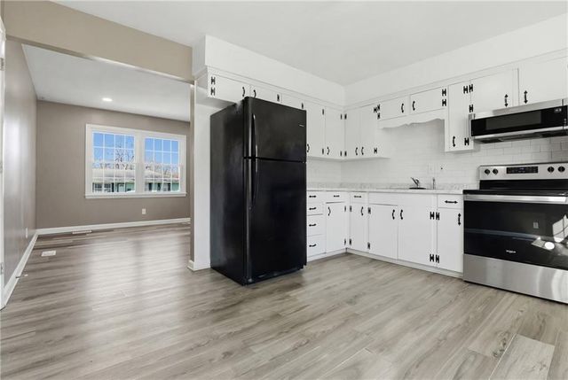 13616 Winchester Avenue, Grandview, MO 64030