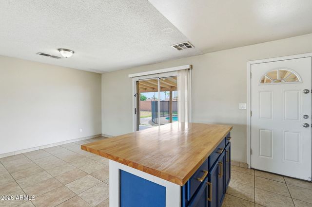 3731 W MYRTLE Avenue, Phoenix, AZ 85051