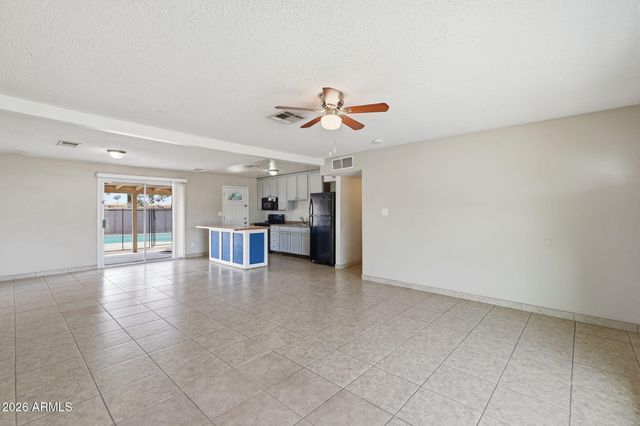 3731 W MYRTLE Avenue, Phoenix, AZ 85051