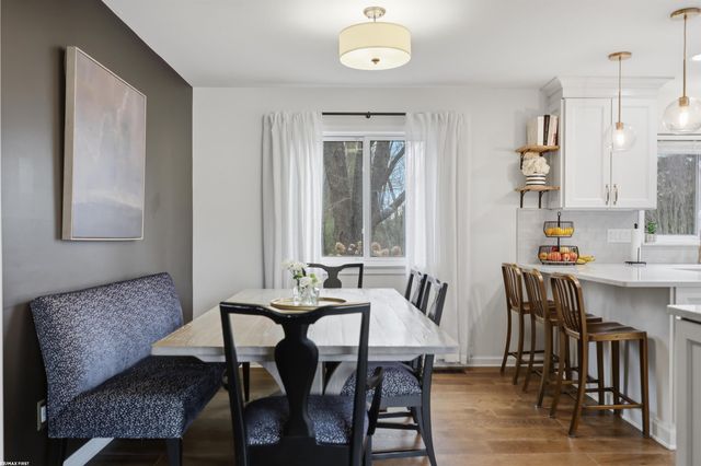 3586 Kings Point Drive, Troy, MI 48083