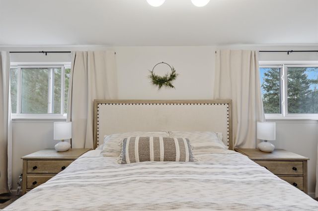 3586 Kings Point Drive, Troy, MI 48083