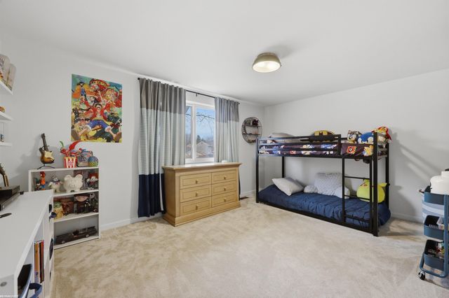 3586 Kings Point Drive, Troy, MI 48083