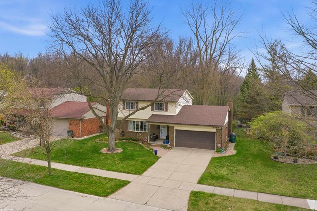 3586 Kings Point Drive, Troy, MI 48083
