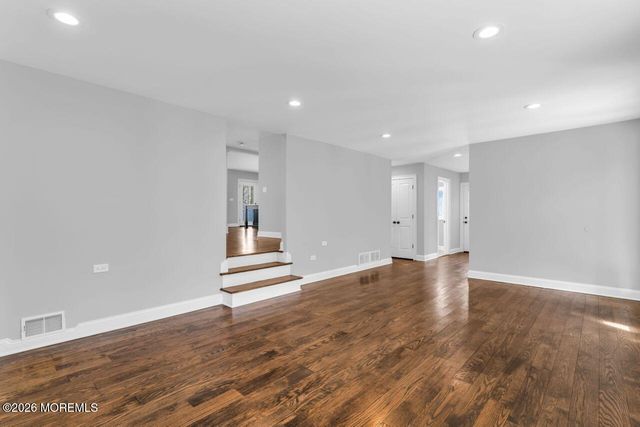 41 Nautilus Drive W, Leonardo, NJ 07737