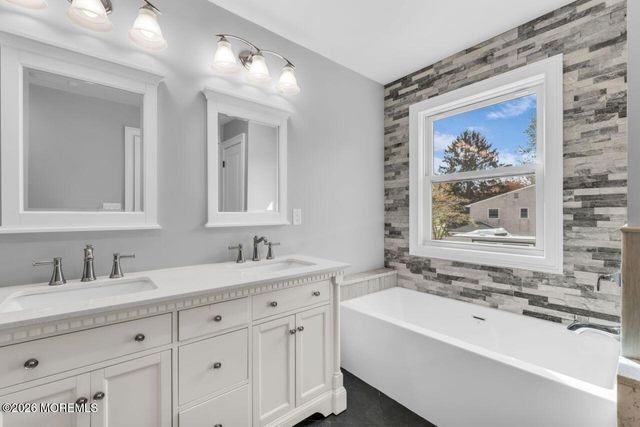 41 Nautilus Drive W, Leonardo, NJ 07737