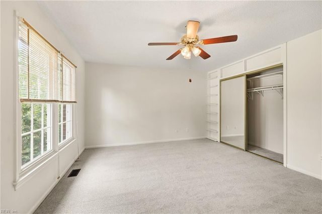 4852 Fountain Hall DR, Virginia Beach, VA 23464