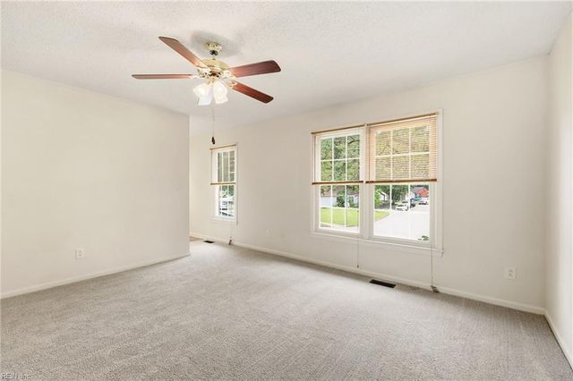 4852 Fountain Hall DR, Virginia Beach, VA 23464