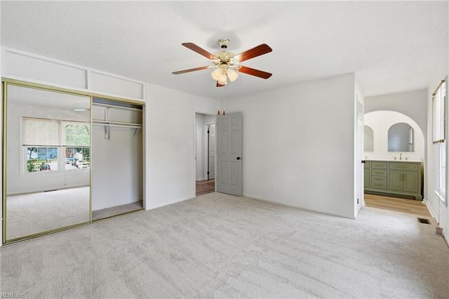 4852 Fountain Hall DR, Virginia Beach, VA 23464